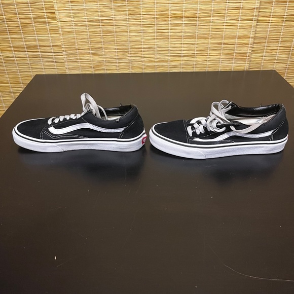 Unisex Black and white Old Skool Vans - Picture 3 of 6
